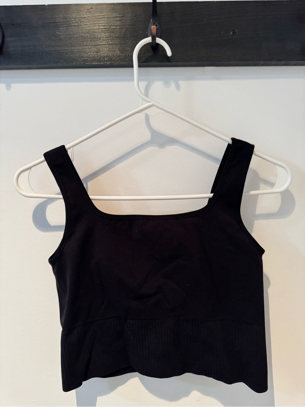 H&M Black Ribbed Crop Top Tank - Picture 2 of 3
